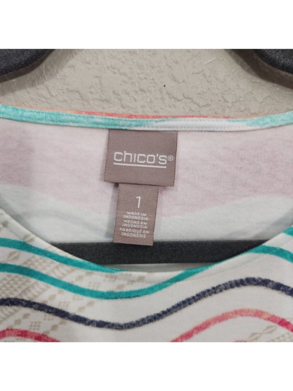 Chicos Multicolor Striped Cutout Sleeve Top Size 1 NWT - Picture 2 of 13